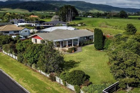 Photo of property in 54 Wairau Road, Oakura, 4314