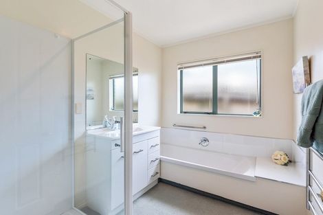 Photo of property in 2 Kaye's Place, Paraparaumu Beach, Paraparaumu, 5032