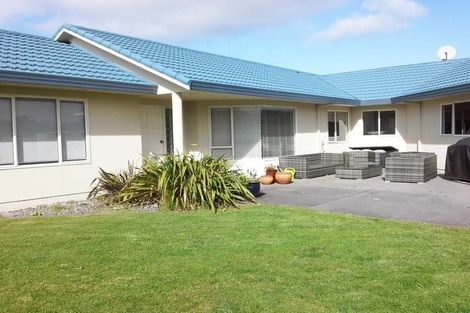 Photo of property in 5-7 Shelter Grove, Frankleigh Park, New Plymouth, 4310