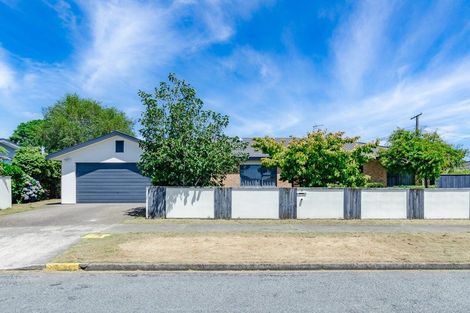 Photo of property in 6 Hemi Street, Waikanae, 5036