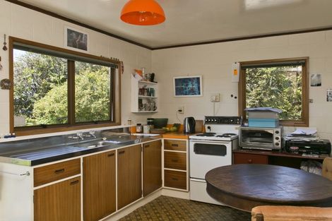 Photo of property in 22 Scenic Heights, Acacia Bay, Taupo, 3330