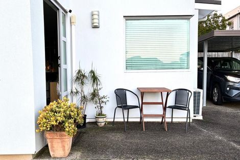Photo of property in 25 Bejoy Rise, East Tamaki Heights, Auckland, 2016