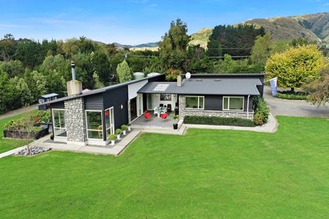 Photo of property in 33 Arcus Road, Te Horo, Otaki, 5582