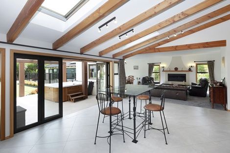 Photo of property in 12 Taunton Green, Papanui, Christchurch, 8052