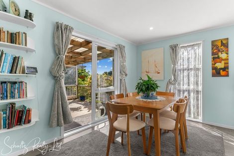 Photo of property in 10 Oxford Street, Whakapirau, Maungaturoto, 0583