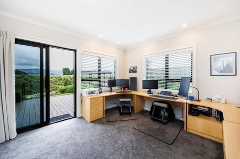 Photo of property in 10 Coutts Way, Fitzherbert, Palmerston North, 4410