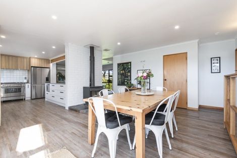 Photo of property in 61 Turitea Road, Fitzherbert, Palmerston North, 4472