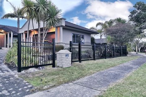 Photo of property in 14 Annalong Road, Dannemora, Auckland, 2016