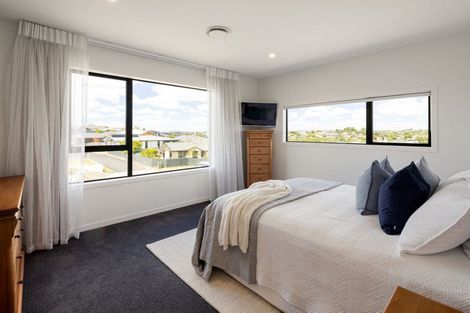 Photo of property in 13 Evergreen Rise, Grandview Heights, Hamilton, 3200