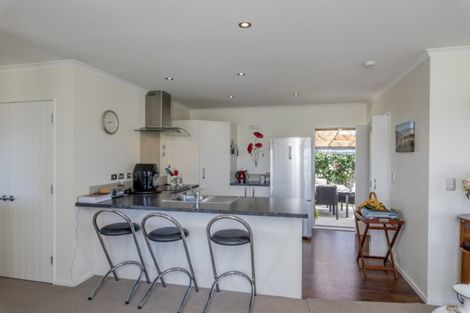 Photo of property in 16 Barry Curtis Place, Levin, 5510