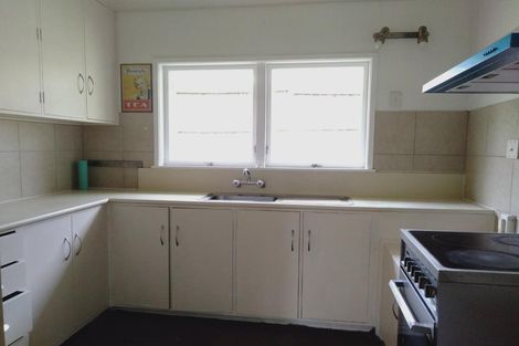 Photo of property in 110 Reeves Road, Pakuranga Heights, Auckland, 2010