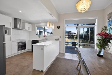Photo of property in 35 Cordelia Street, Stratford, 4332