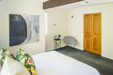 Photo of property in 21 Ferry Road, Days Bay, Lower Hutt, 5013