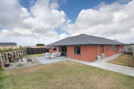 Photo of property in 8 Macdonald Heights, Feilding, 4702