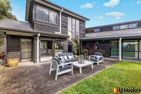 Photo of property in 180 Carnoustie Drive, Wattle Downs, Auckland, 2103