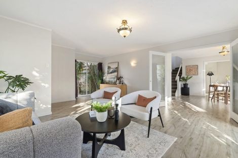 Photo of property in 2/5 Stanley Avenue, Milford, Auckland, 0620