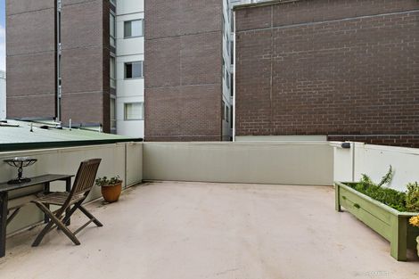 Photo of property in De Vere Apartments, 12/23 Tennyson Street, Te Aro, Wellington, 6011