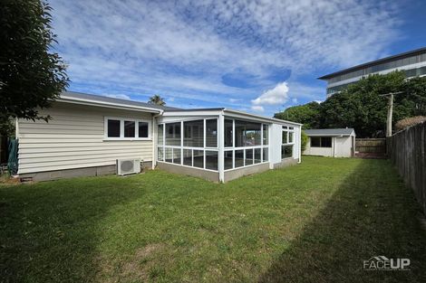 Photo of property in 1/16 Northcote Road, Takapuna, Auckland, 0622