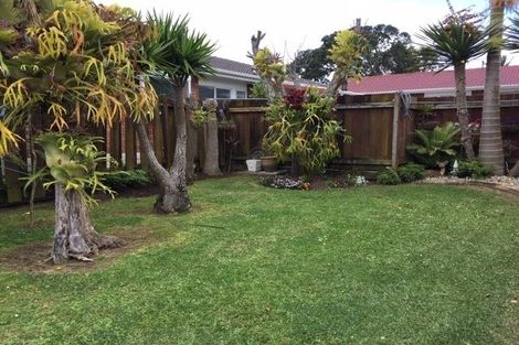 Photo of property in 2/527 Weymouth Road, Weymouth, Auckland, 2103