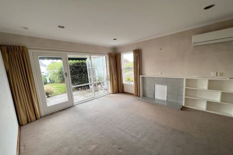 Photo of property in 3 Verran Place, Fendalton, Christchurch, 8052