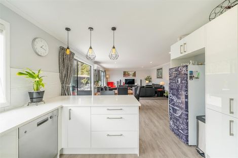 Photo of property in 12 Fenwick Crescent, Wallaceville, Upper Hutt, 5018