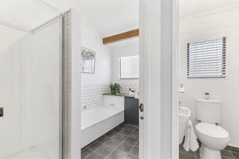 Photo of property in 25 Endeavour Avenue, Welcome Bay, Tauranga, 3112