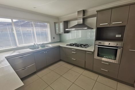 Photo of property in 100 Stancombe Road, Flat Bush, Auckland, 2016