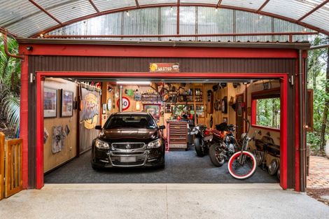 Photo of property in 186b Woodlands Park Road, Titirangi, Auckland, 0604