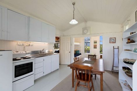 Photo of property in 35 Coleman Avenue, Waverley, 4591