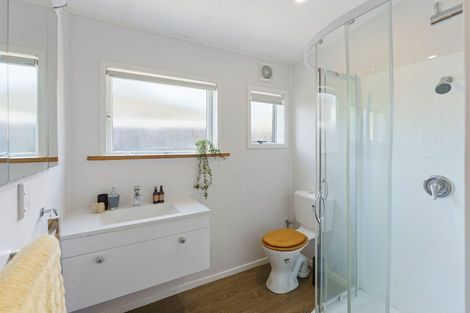 Photo of property in 8 Winara Avenue, Waikanae, 5036