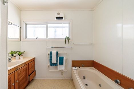 Photo of property in 139a Seatoun Heights Road, Miramar, Wellington, 6022