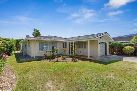 Photo of property in 439 Te Moana Road, Waikanae, 5036