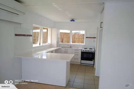 Photo of property in 1/22 Wykeham Place, Glenfield, Auckland, 0629