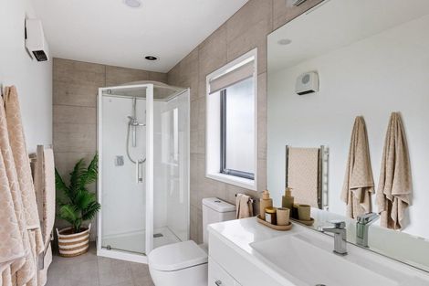 Photo of property in 16 Selliera Place, Papamoa Beach, Papamoa, 3118