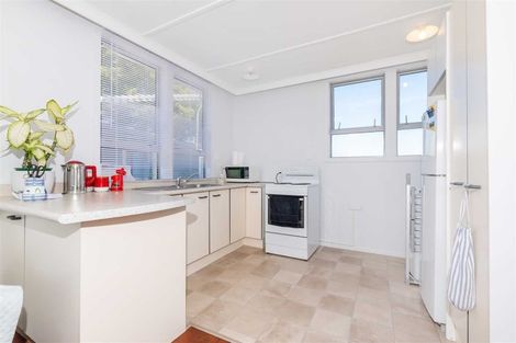 Photo of property in 4/4 Hutchinson Avenue, New Lynn, Auckland, 0600