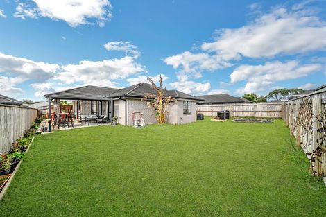 Photo of property in 10 Pipi Crescent, Tuakau, 2121