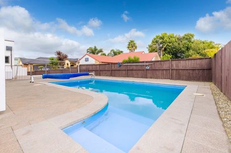 Photo of property in 17 Chesterfield Place, Rototuna, Hamilton, 3210