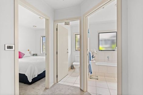 Photo of property in 98 Barbados Way, One Tree Point, 0118