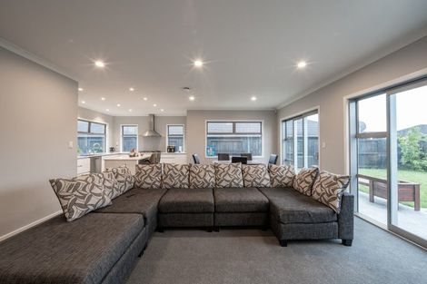 Photo of property in 11 Miranda Place, Flagstaff, Hamilton, 3210