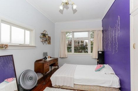 Photo of property in 166 Seaview Road, Westown, New Plymouth, 4310