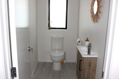 Photo of property in 2 Kotare Way, Matarangi, Whitianga, 3592