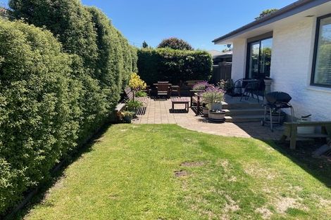 Photo of property in 2/98 Merrin Street, Avonhead, Christchurch, 8042