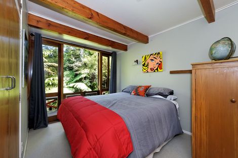 Photo of property in 12 Taraire Road, Titirangi, Auckland, 0604