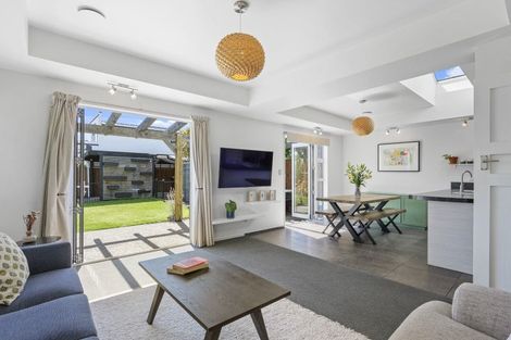 Photo of property in 35 London Street, Richmond, Christchurch, 8013