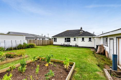 Photo of property in 15 Campbell Street, Hawera, 4610