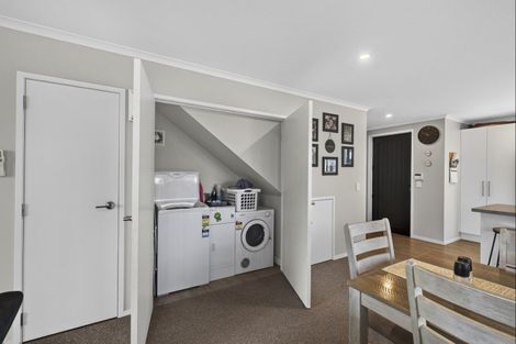 Photo of property in 15 Discovery Place, Marfell, New Plymouth, 4310