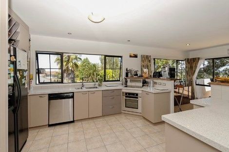 Photo of property in 2 Cyclarama Crescent, Massey, Auckland, 0614