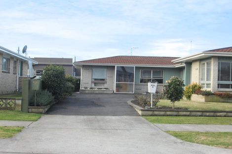 Photo of property in 800b Queen Street East, Parkvale, Hastings, 4122