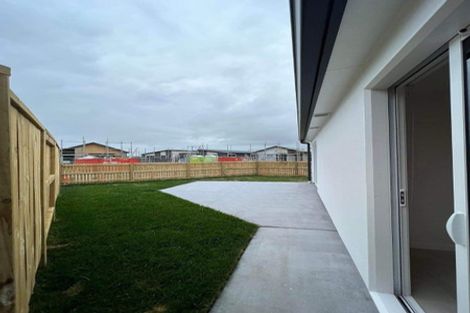 Photo of property in 16 Oioi Lane, Poike, Tauranga, 3112