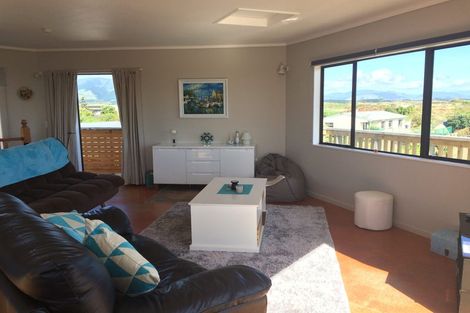 Photo of property in 70 Dixie Street, Te Horo Beach, Otaki, 5581